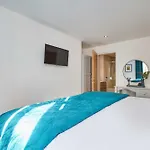 Host & - Number One Carlill Apartment